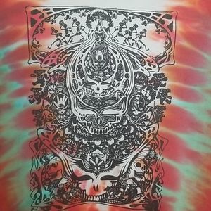 Small Grateful Dead shirt